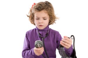 Cuidado! “Pressão alta” também pode atingir crianças e adolescentes